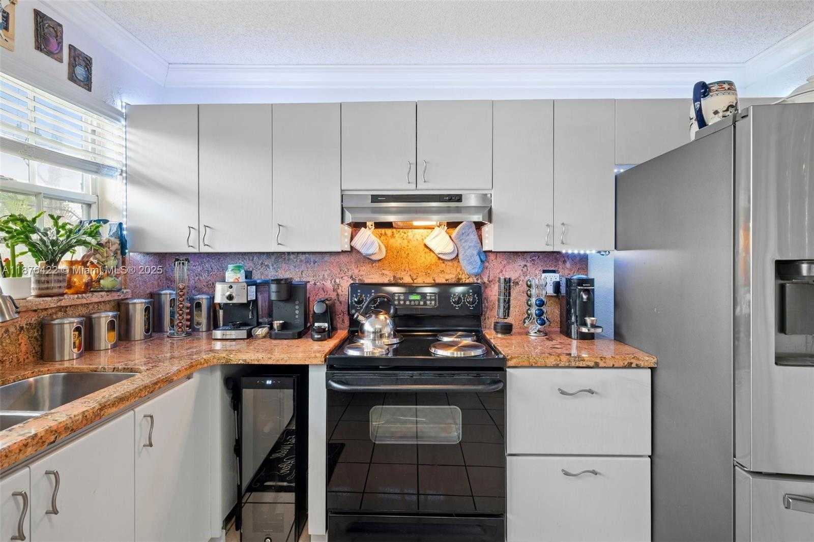 Small Image of 49 MAJORCA AVE #203, Coral Gables Number 8
