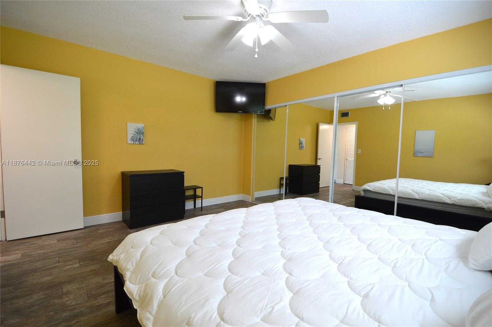 Small Image of 1451 NORTH 12TH CT #8B, Hollywood Number 10