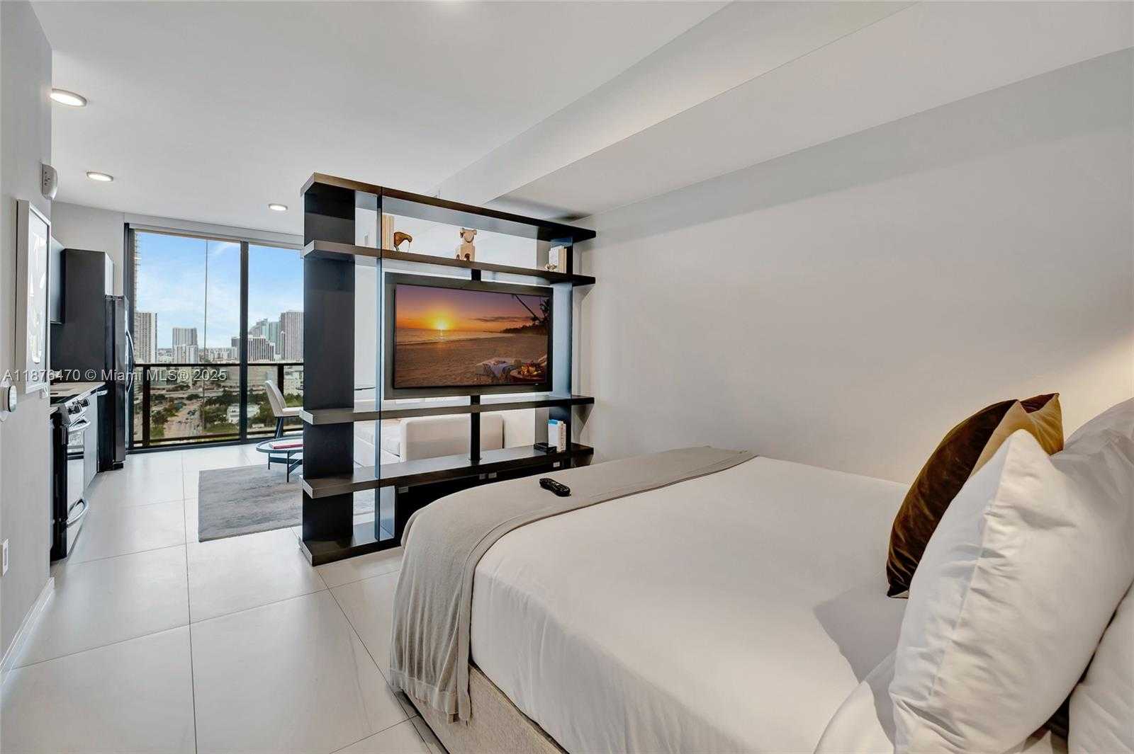 Small Image of 398 NORTH EAST 5TH ST #1407, Miami Number 6