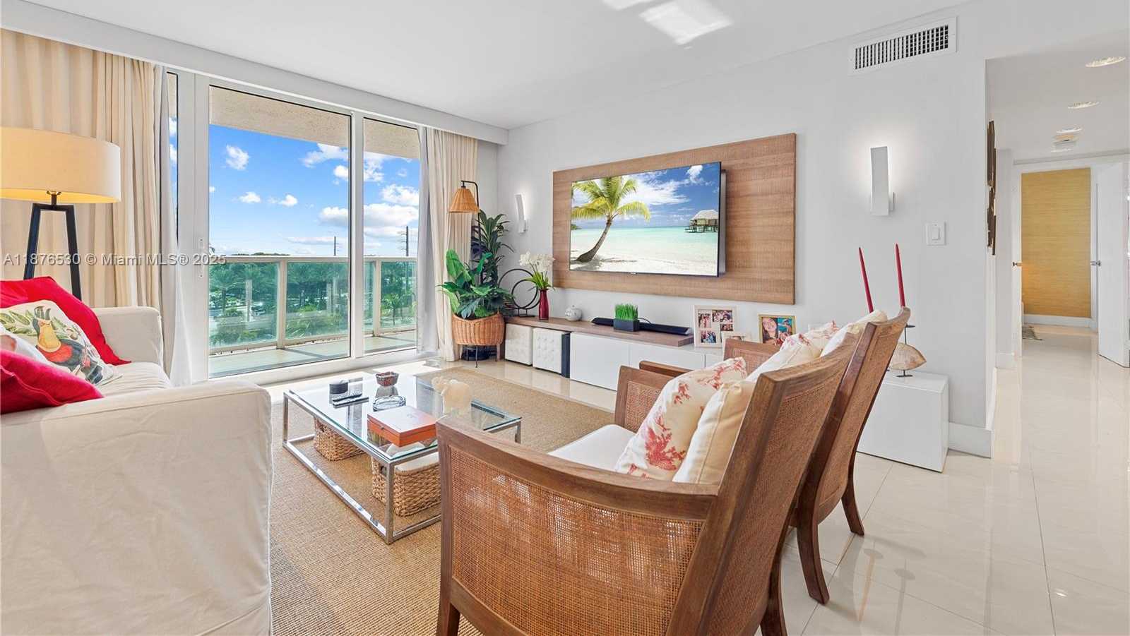 Small Image of 100 BAYVIEW DR #507, Sunny Isles Beach Number 10