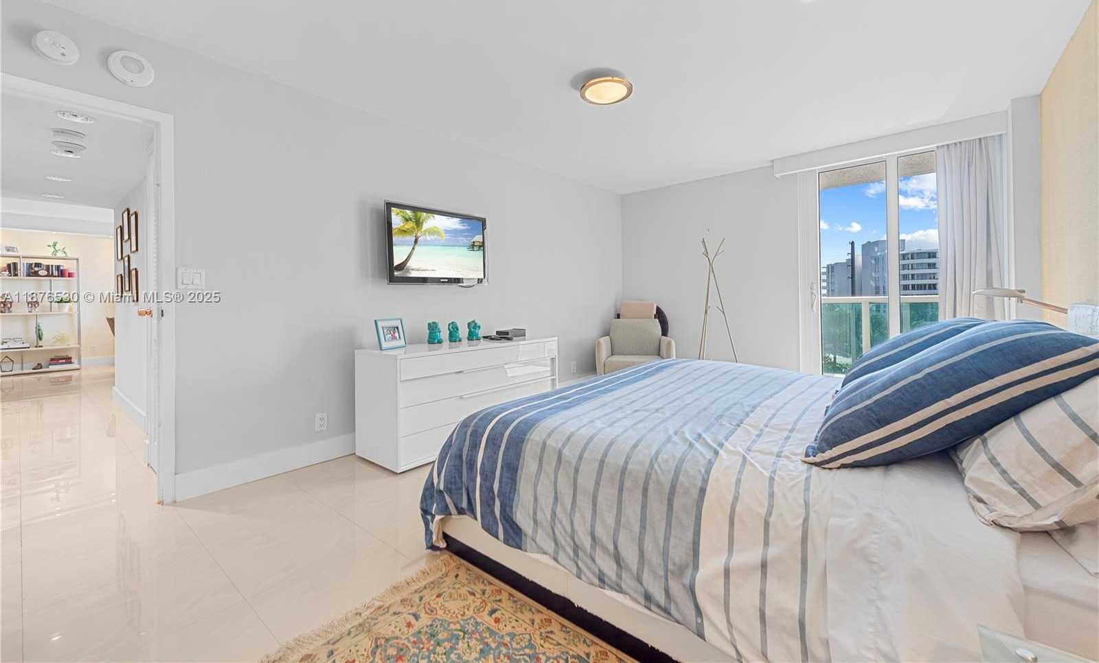 Small Image of 100 BAYVIEW DR #507, Sunny Isles Beach Number 11