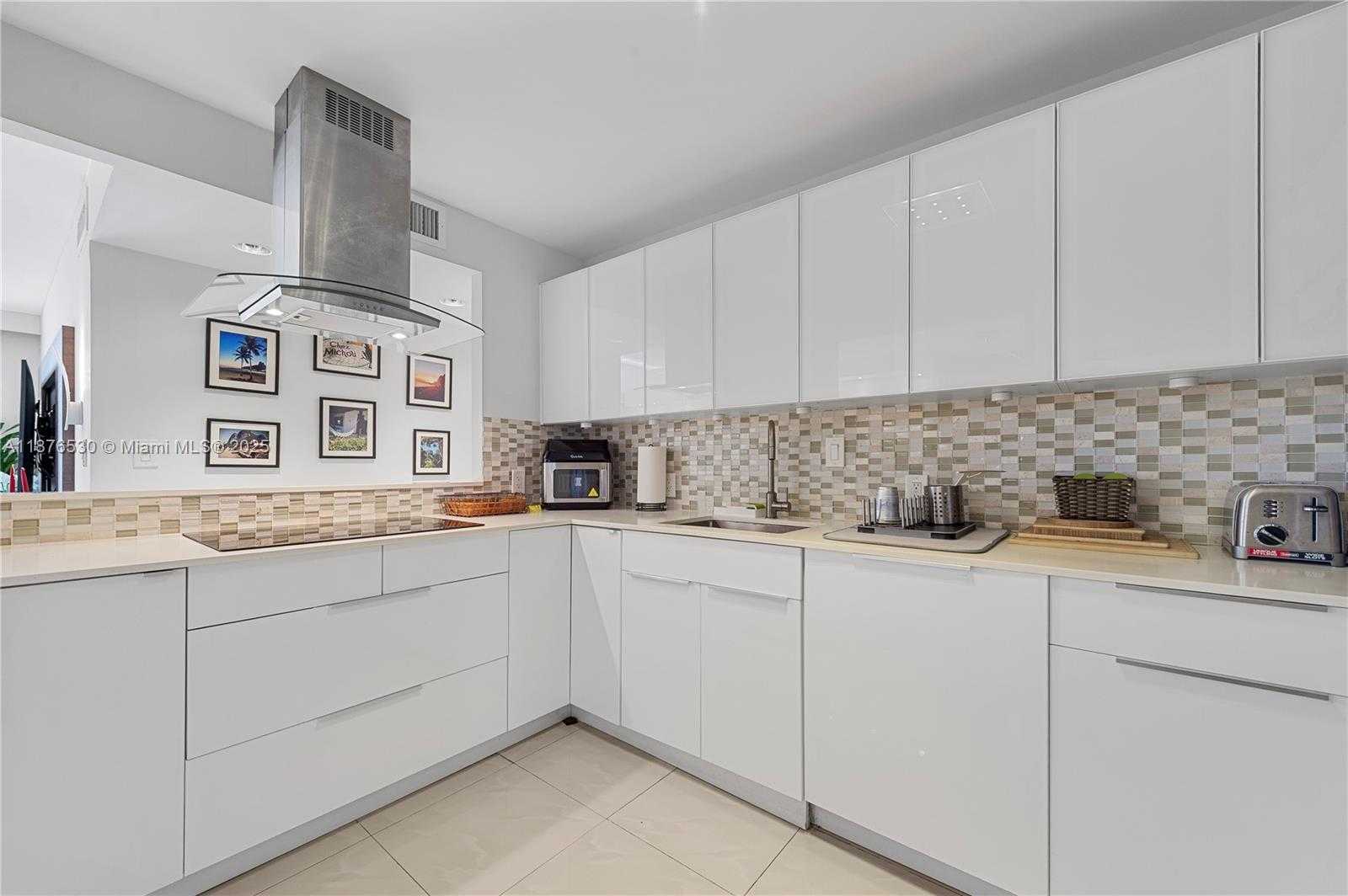 Small Image of 100 BAYVIEW DR #507, Sunny Isles Beach Number 15