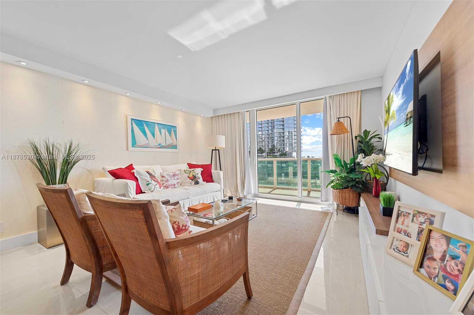 Small Image of 100 BAYVIEW DR #507, Sunny Isles Beach Number 2