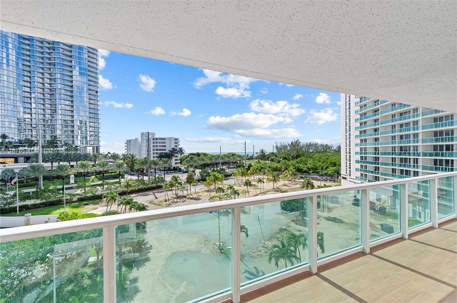 Small Image of 100 BAYVIEW DR #507, Sunny Isles Beach Number 23