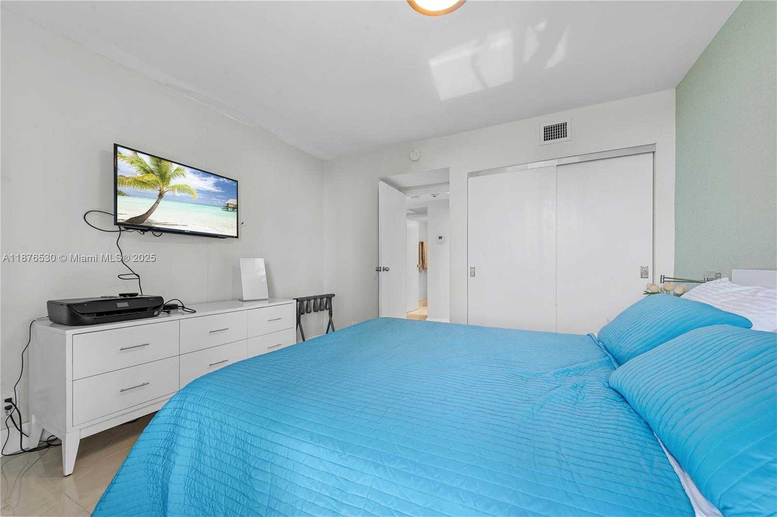 Small Image of 100 BAYVIEW DR #507, Sunny Isles Beach Number 25