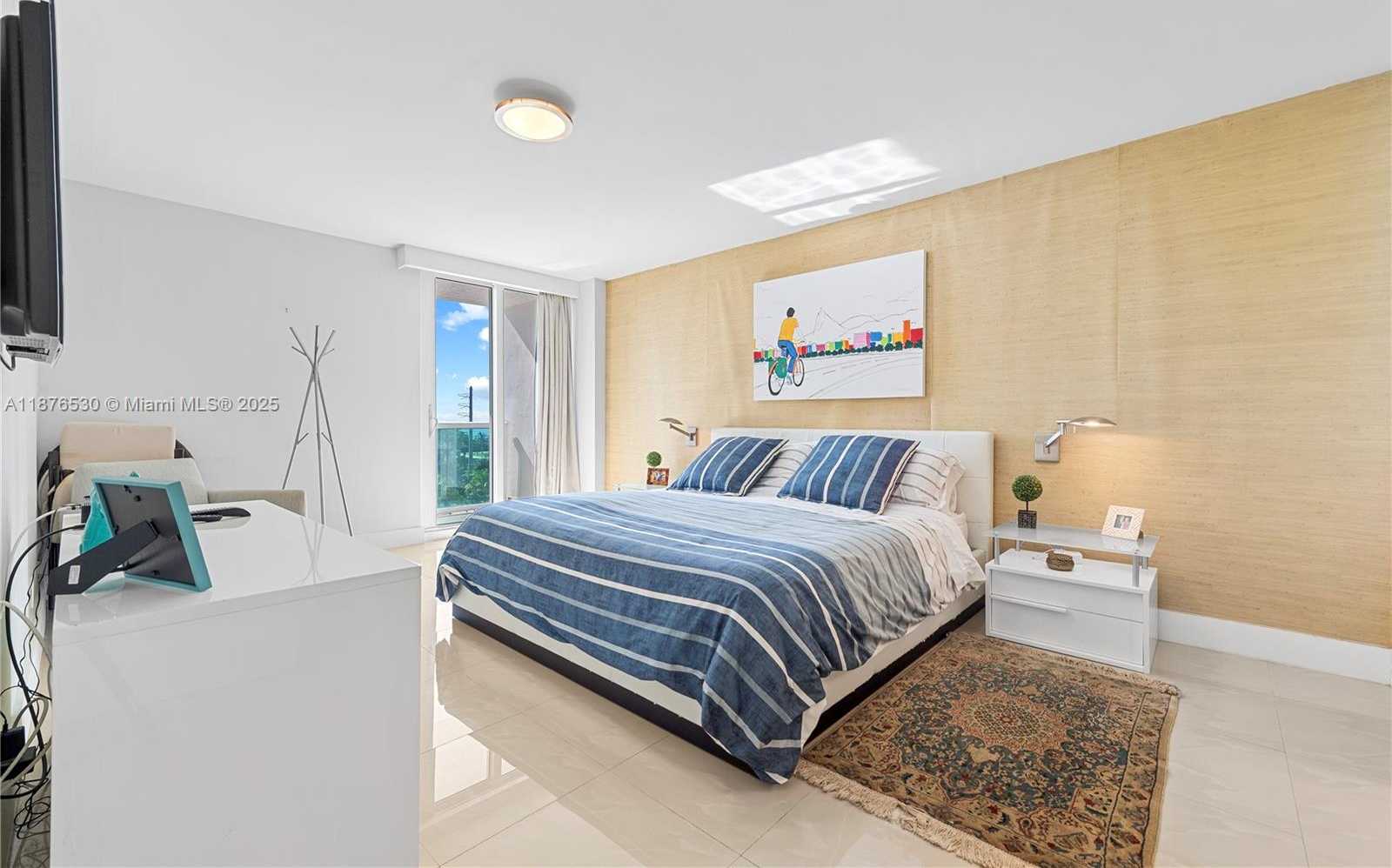 Small Image of 100 BAYVIEW DR #507, Sunny Isles Beach Number 3