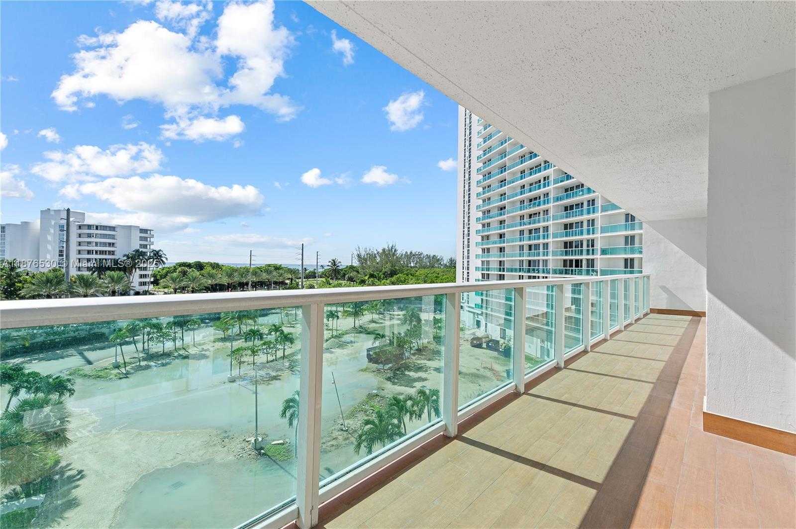Small Image of 100 BAYVIEW DR #507, Sunny Isles Beach Number 37