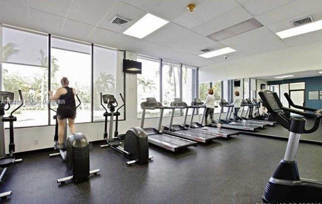 Small Image of 100 BAYVIEW DR #507, Sunny Isles Beach Number 56