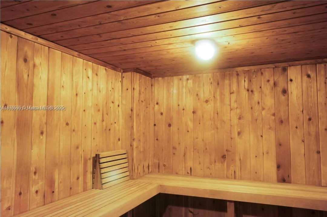 Small Image of 100 BAYVIEW DR #507, Sunny Isles Beach Number 58