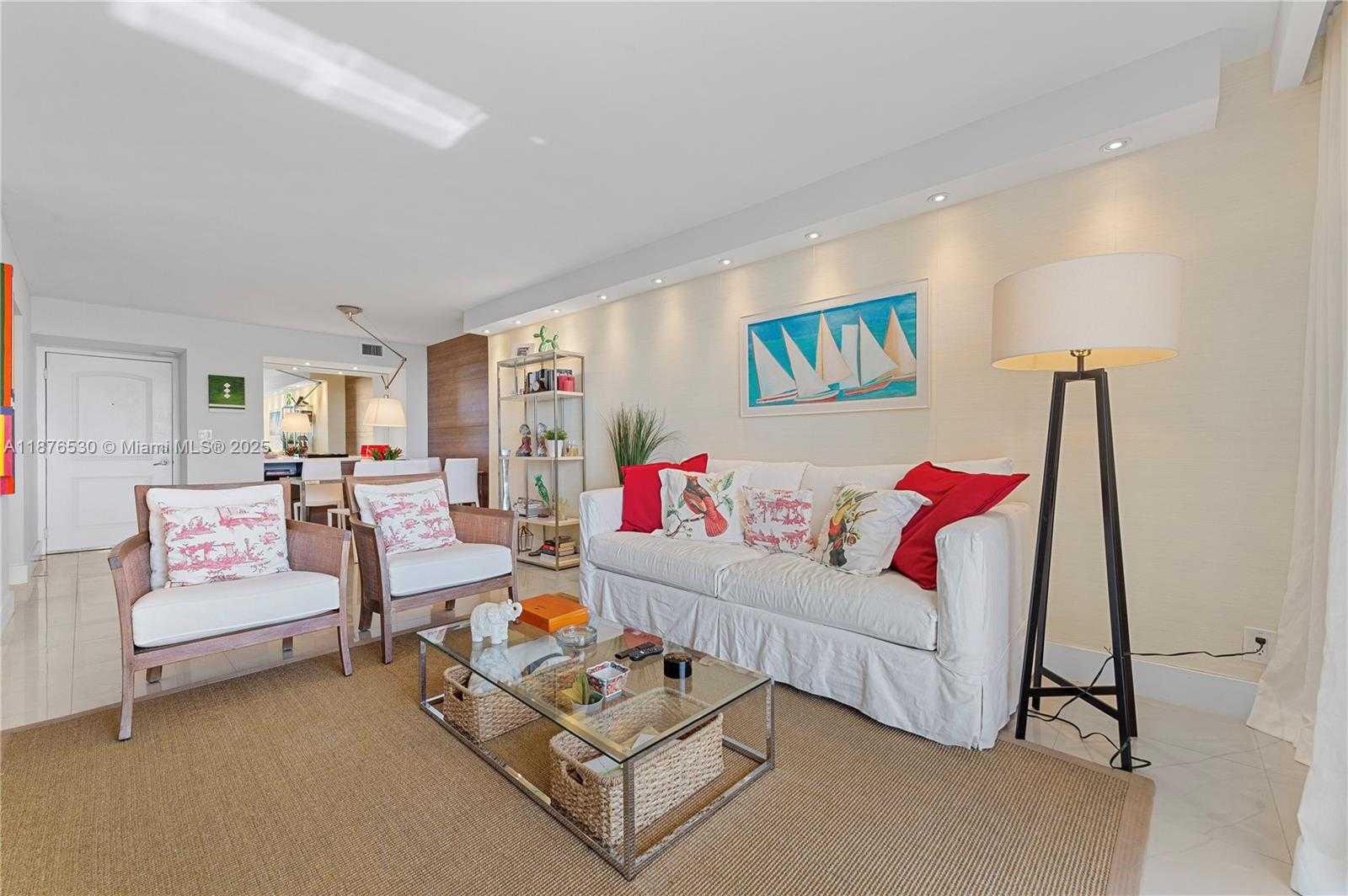 Small Image of 100 BAYVIEW DR #507, Sunny Isles Beach Number 6