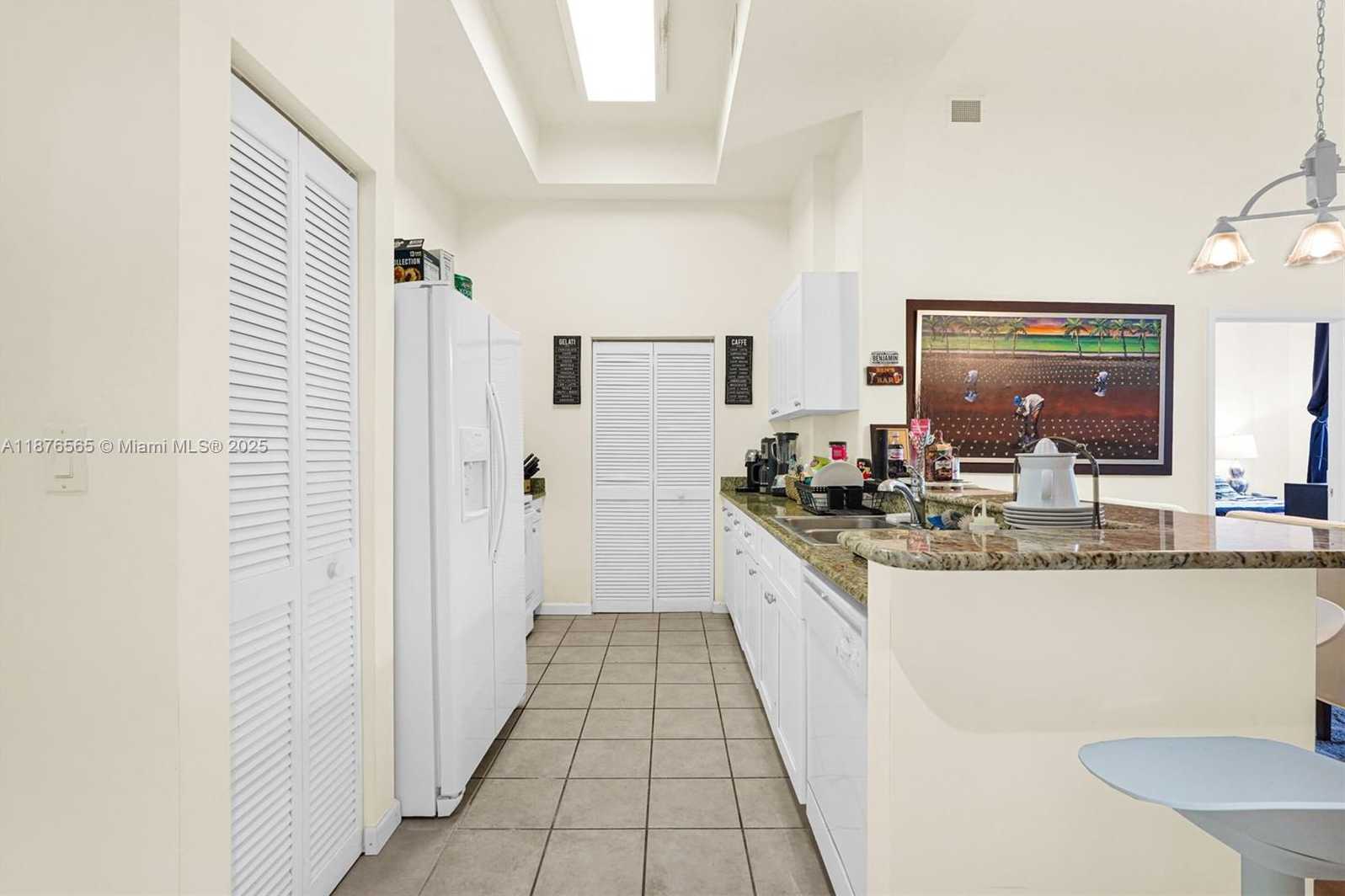 Small Image of 19501 WEST COUNTRY CLUB DR #207, Aventura Number 15
