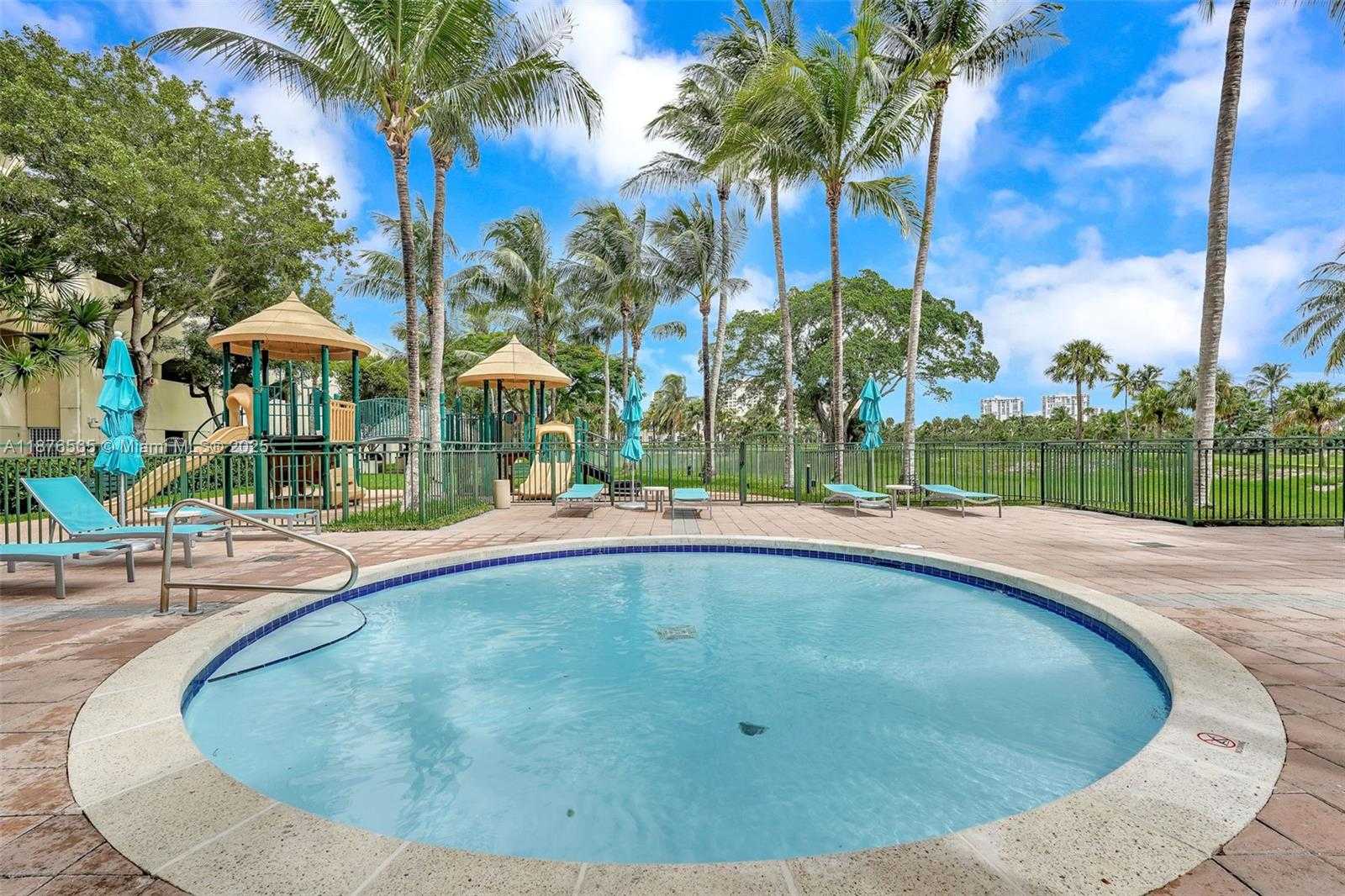 Small Image of 19501 WEST COUNTRY CLUB DR #207, Aventura Number 37
