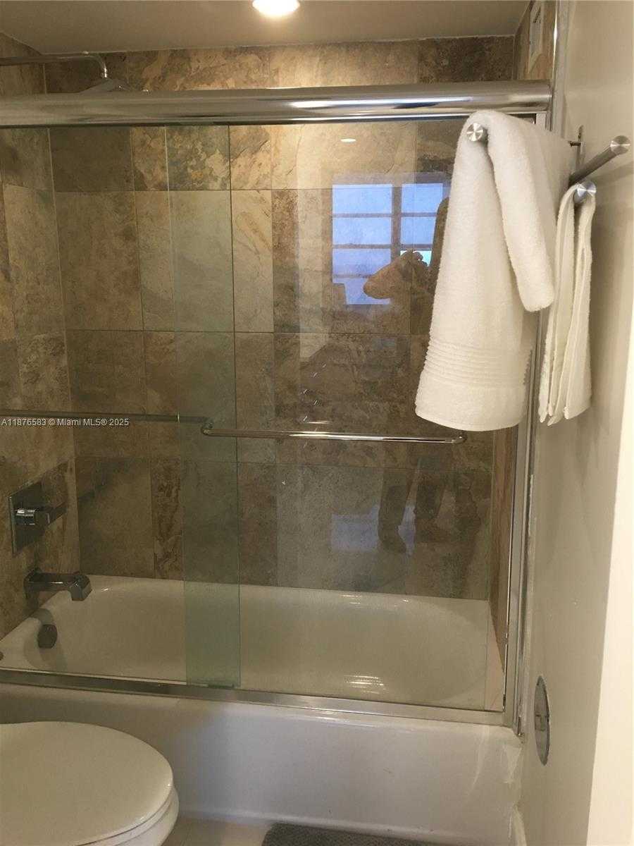 Small Image of 7135 COLLINS AVE #1022, Miami Beach Number 11