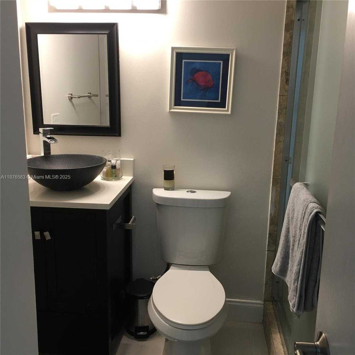 Small Image of 7135 COLLINS AVE #1022, Miami Beach Number 21