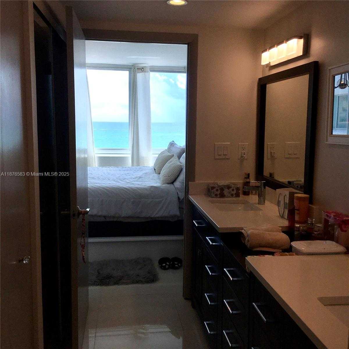 Small Image of 7135 COLLINS AVE #1022, Miami Beach Number 3