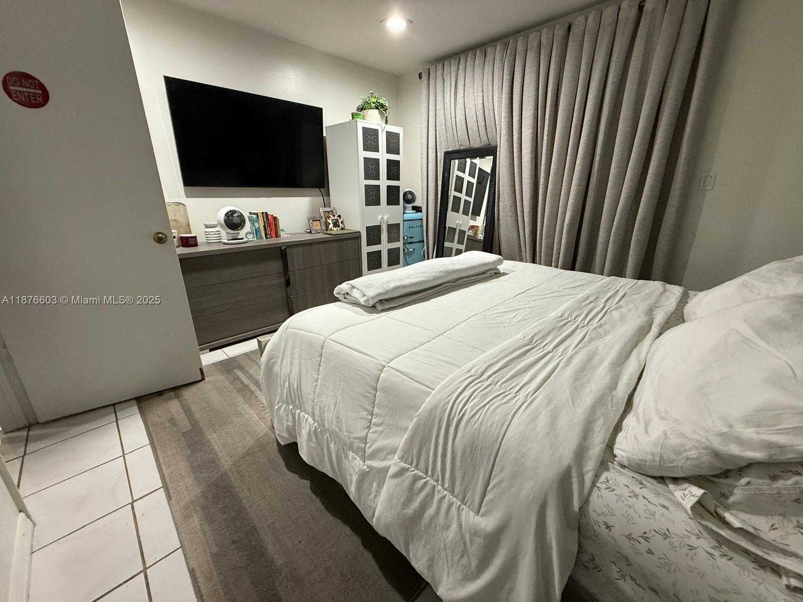 Small Image of 1279 WEST 51ST PL #B-13, Hialeah Number 12