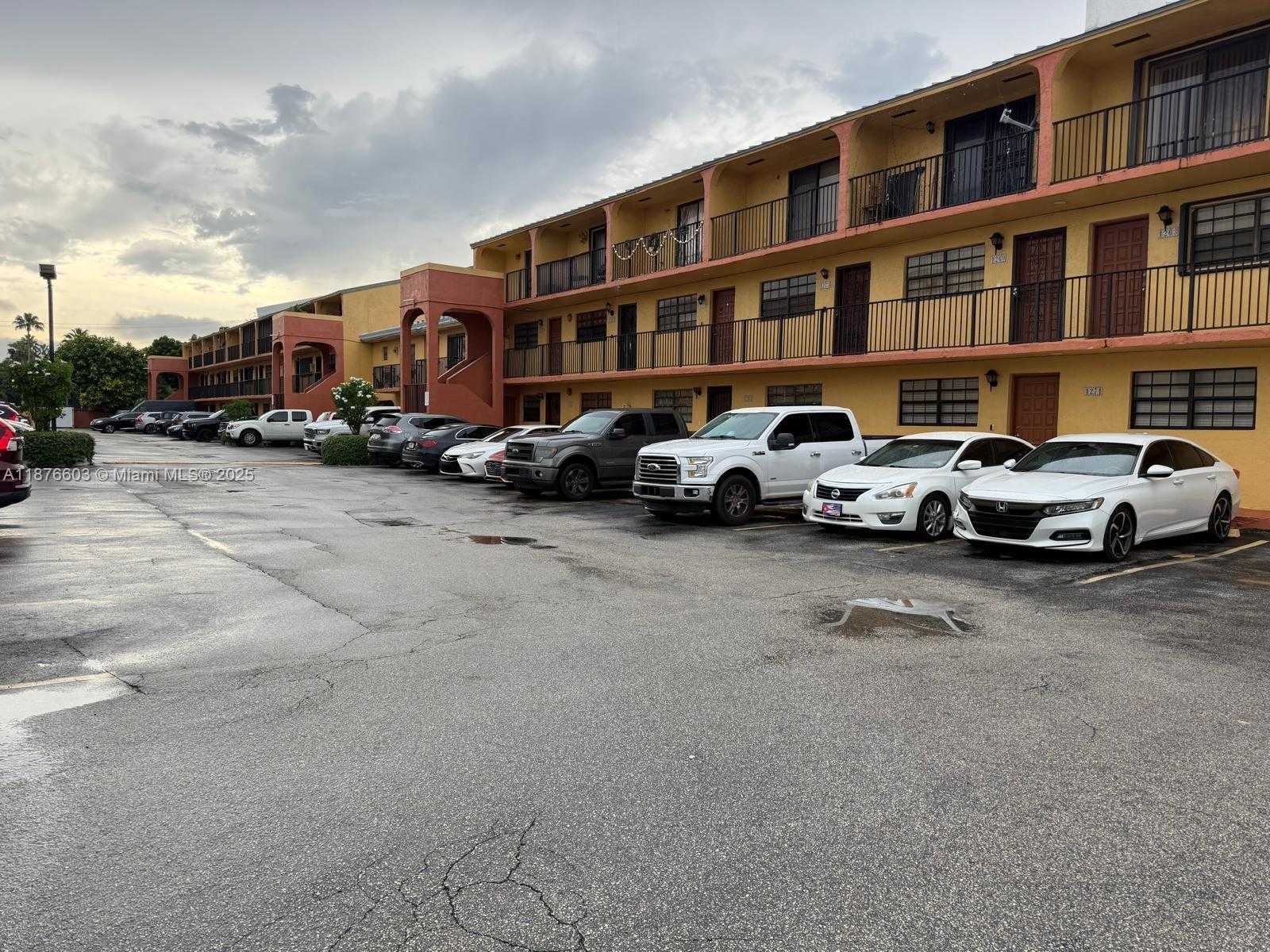 Small Image of 1279 WEST 51ST PL #B-13, Hialeah Number 20