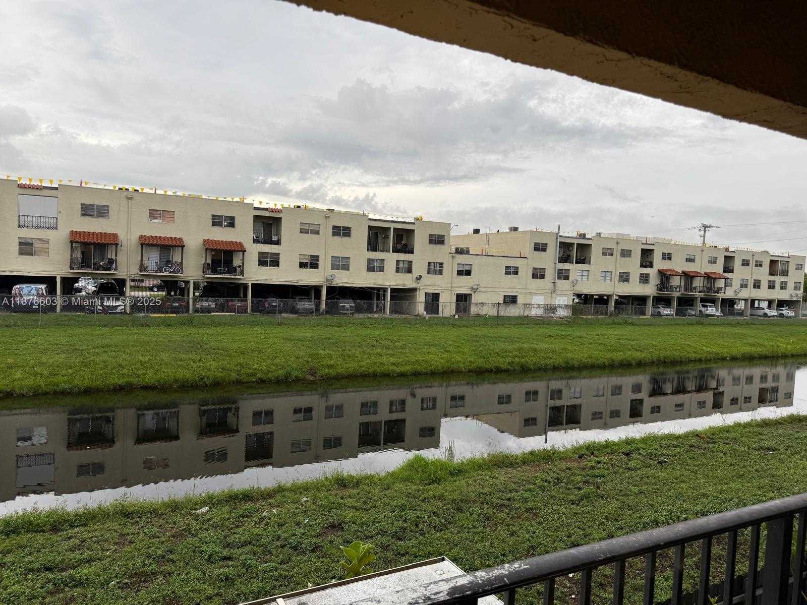 Small Image of 1279 WEST 51ST PL #B-13, Hialeah Number 24