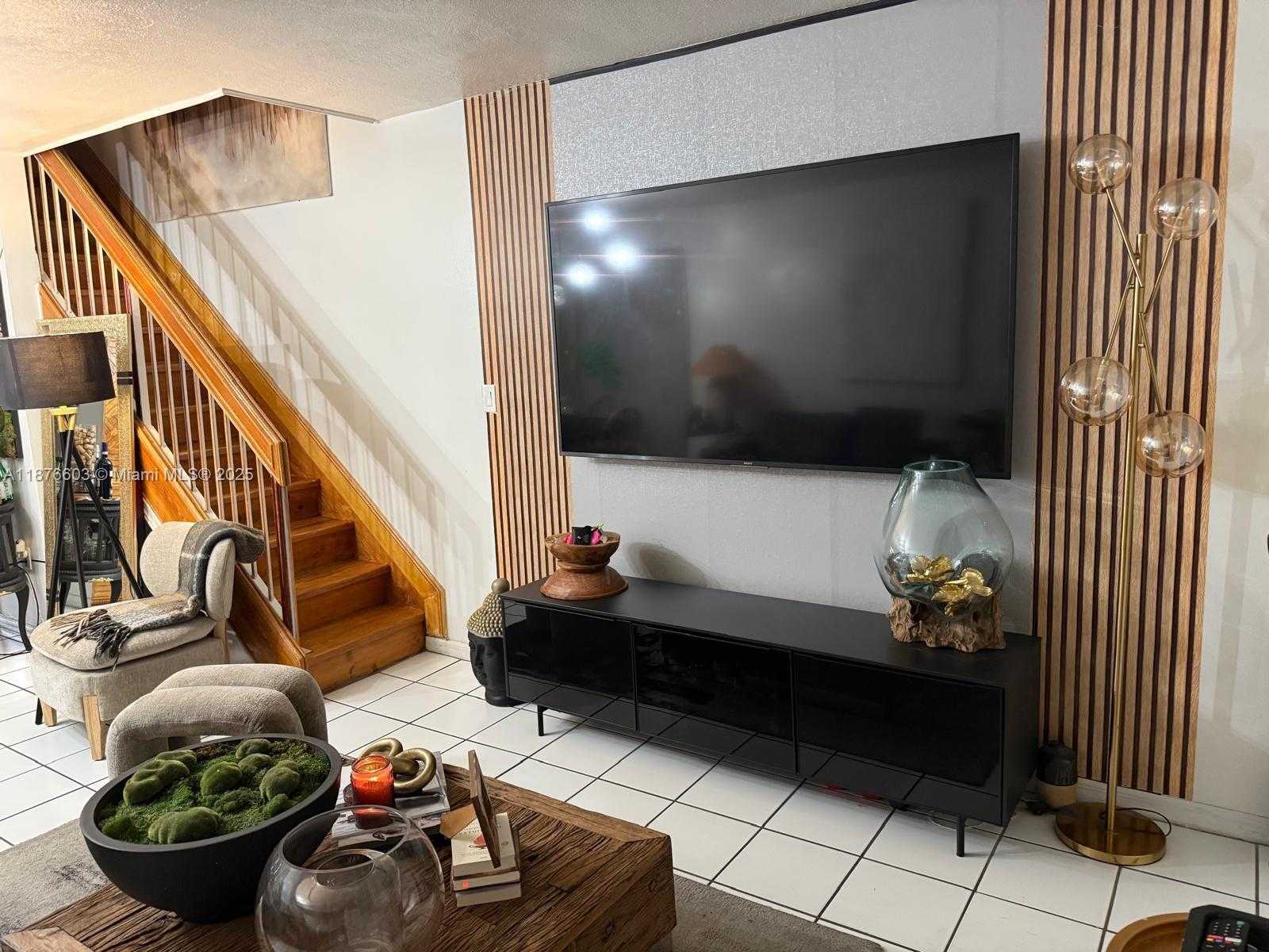 Small Image of 1279 WEST 51ST PL #B-13, Hialeah Number 5