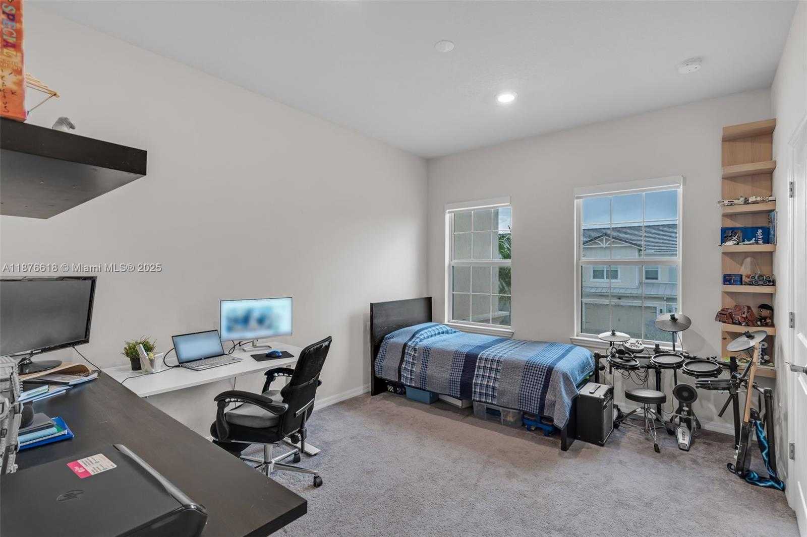 Small Image of 4754 EUCALYPTUS DR, Hollywood Number 13