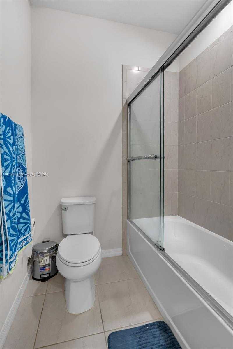 Small Image of 4754 EUCALYPTUS DR, Hollywood Number 15