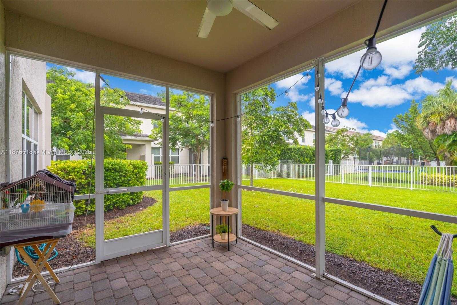Small Image of 4754 EUCALYPTUS DR, Hollywood Number 24