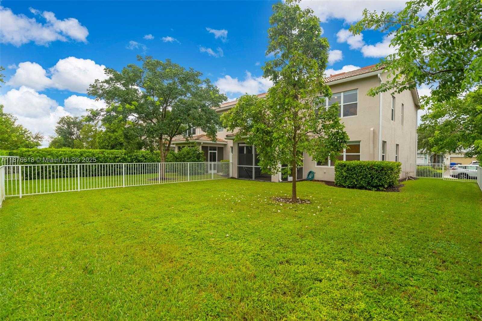 Small Image of 4754 EUCALYPTUS DR, Hollywood Number 26