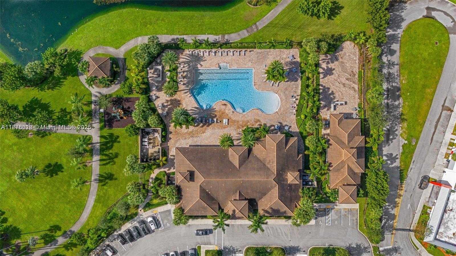 Small Image of 4754 EUCALYPTUS DR, Hollywood Number 28