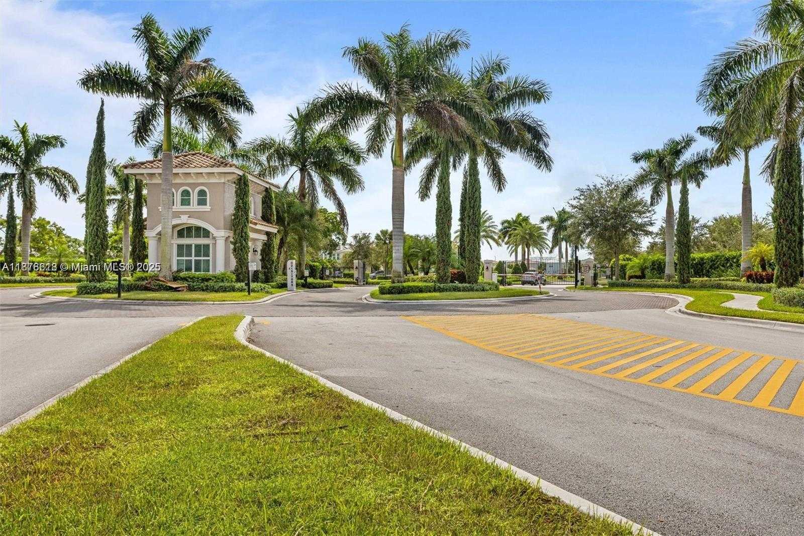 Small Image of 4754 EUCALYPTUS DR, Hollywood Number 29
