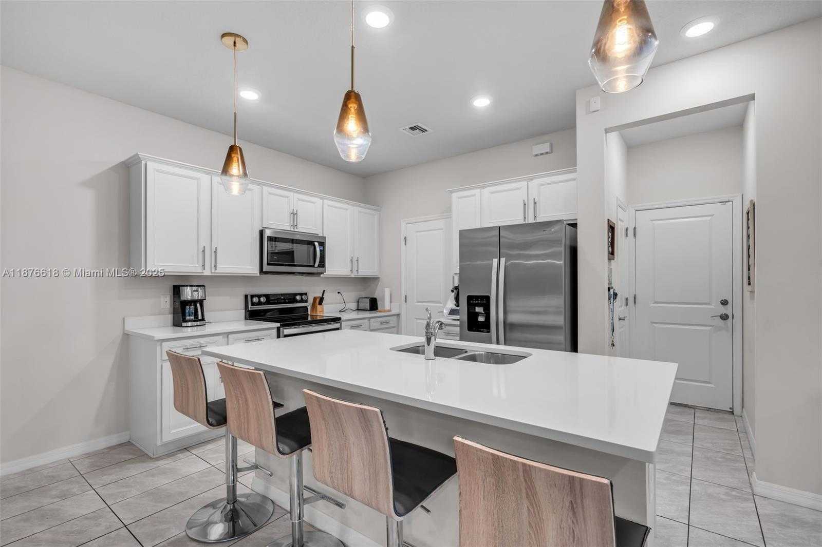Small Image of 4754 EUCALYPTUS DR, Hollywood Number 6