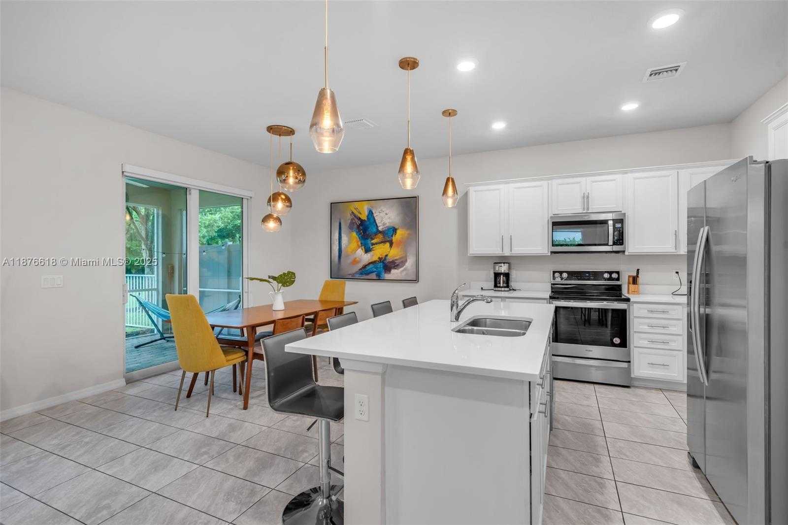 Small Image of 4754 EUCALYPTUS DR, Hollywood Number 9