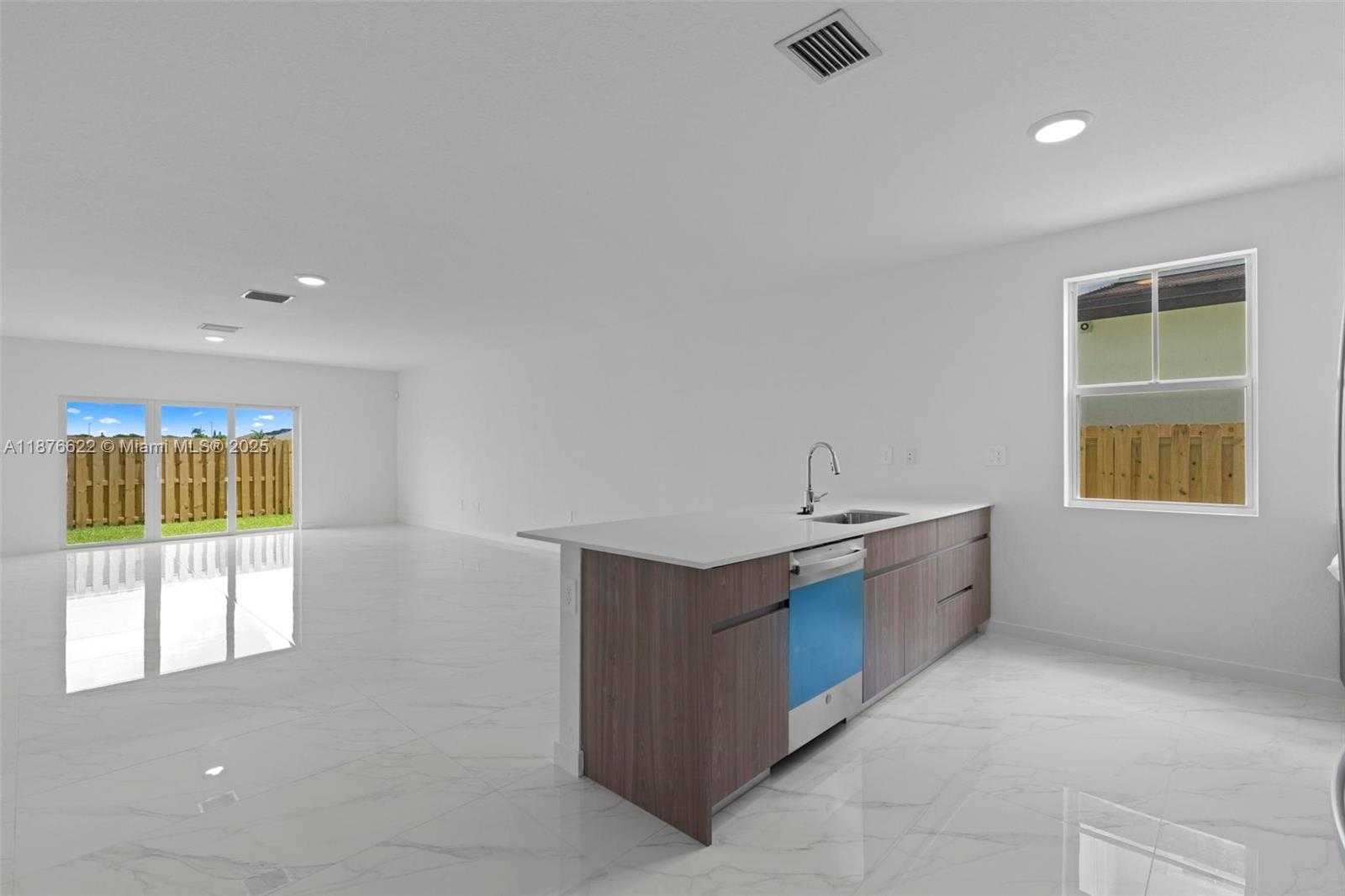 Small Image of 13353 SOUTH WEST 274 ST, Miami Number 10
