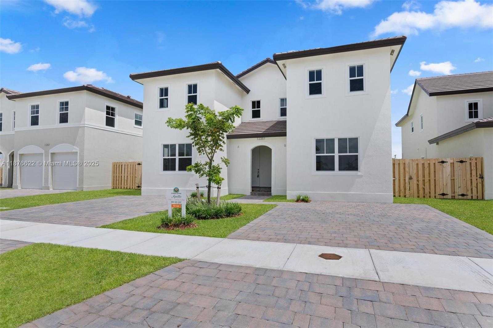Small Image of 13353 SOUTH WEST 274 ST, Miami Number 2