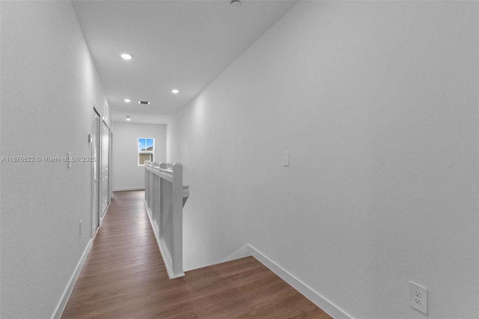 Small Image of 13353 SOUTH WEST 274 ST, Miami Number 9
