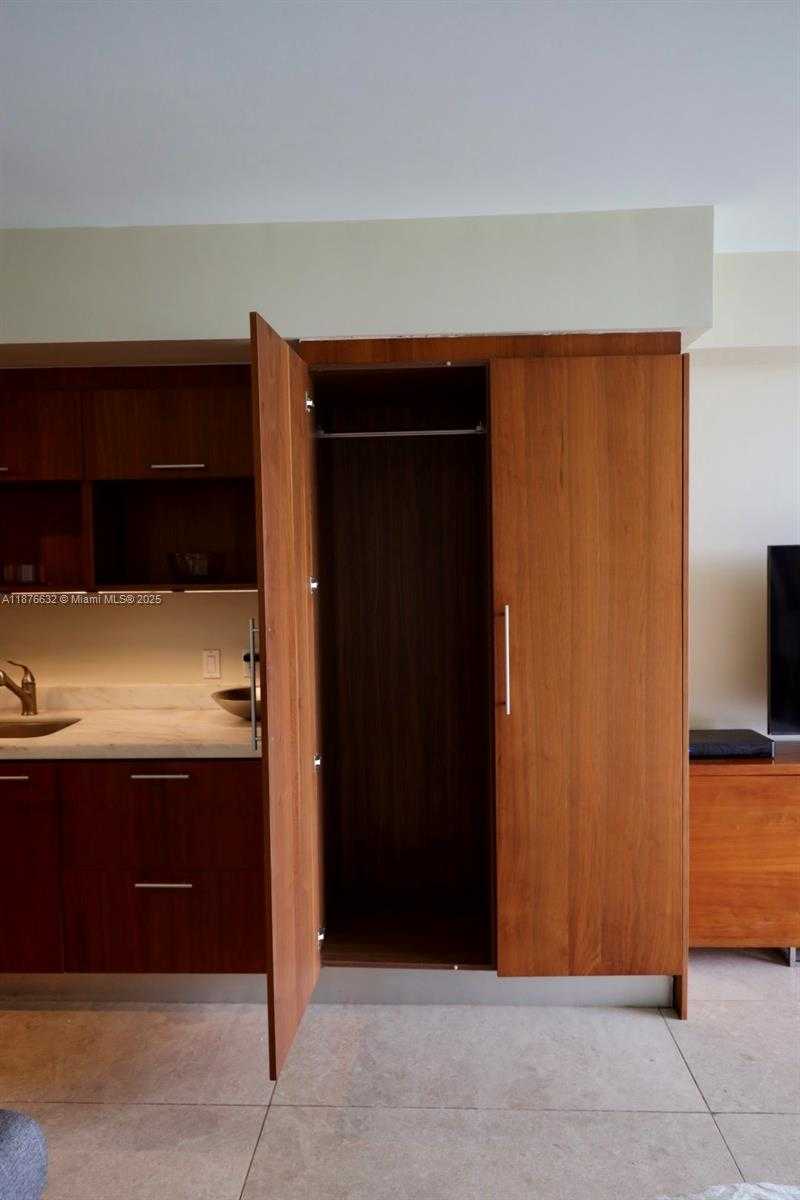 Small Image of 50 BISCAYNE BLVD #711, Miami Number 11
