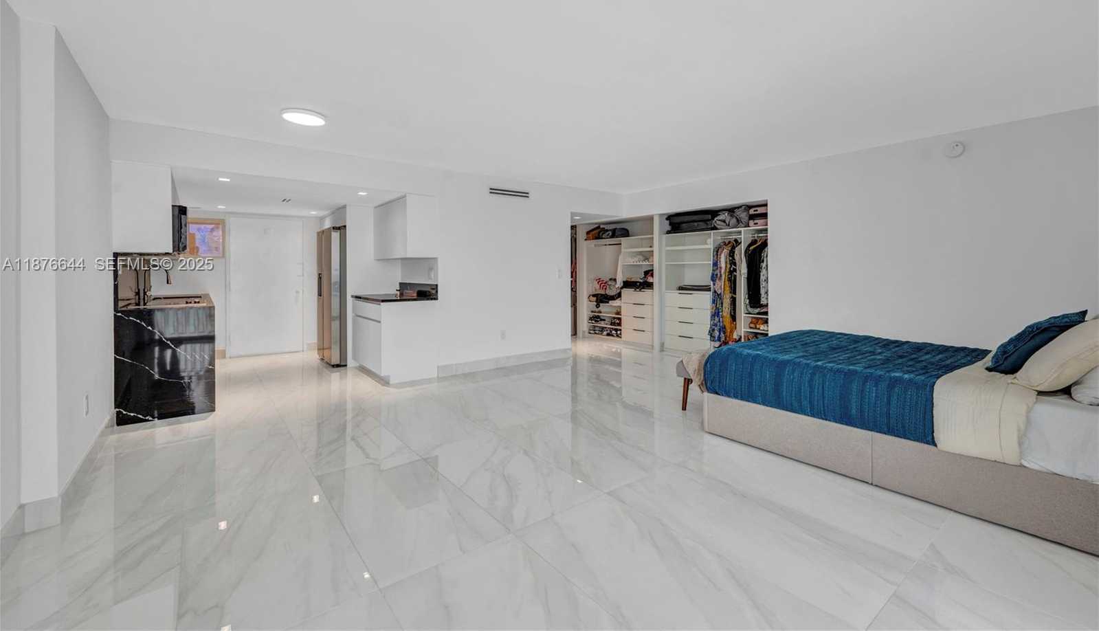 Small Image of 401 OCEAN DR #1007, Miami Beach Number 13