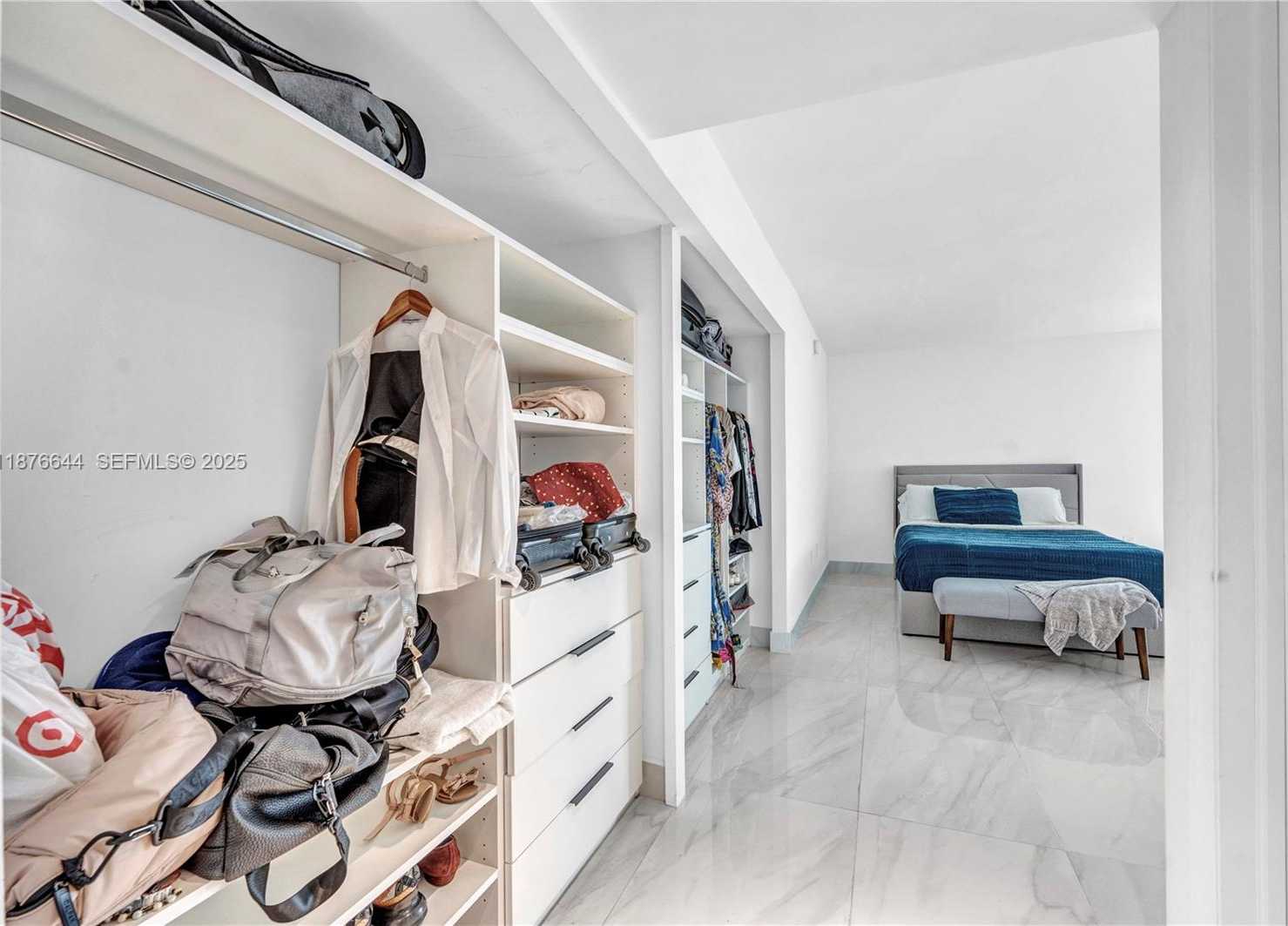 Small Image of 401 OCEAN DR #1007, Miami Beach Number 14