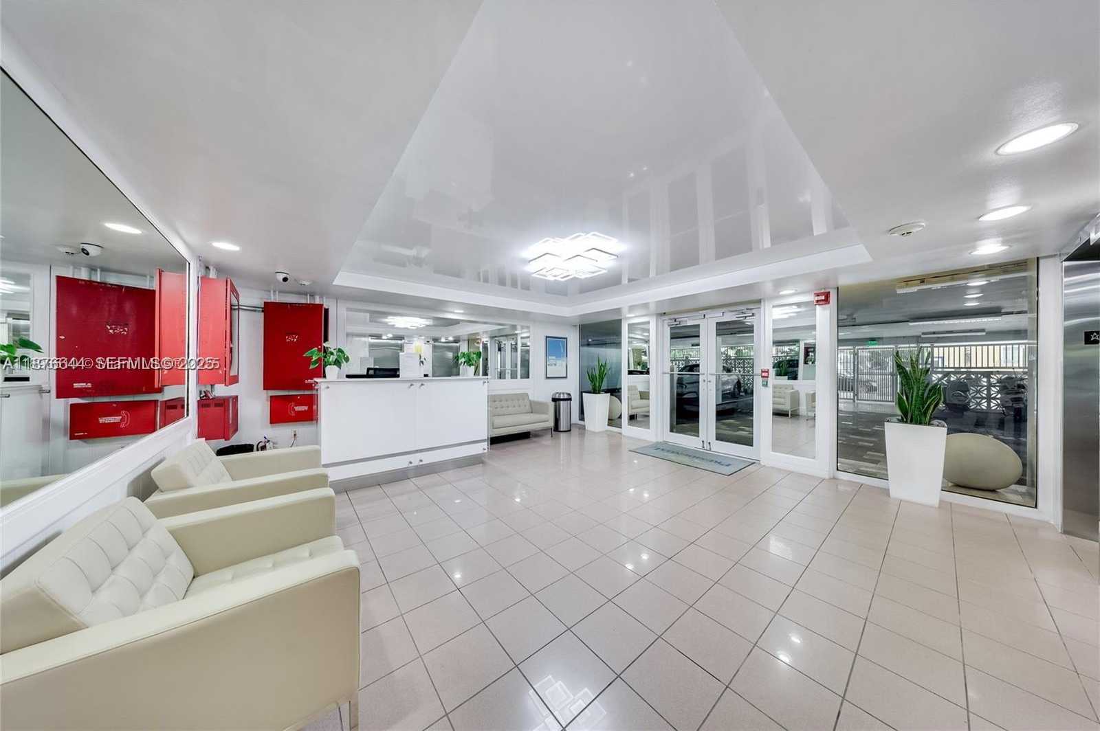 Small Image of 401 OCEAN DR #1007, Miami Beach Number 20