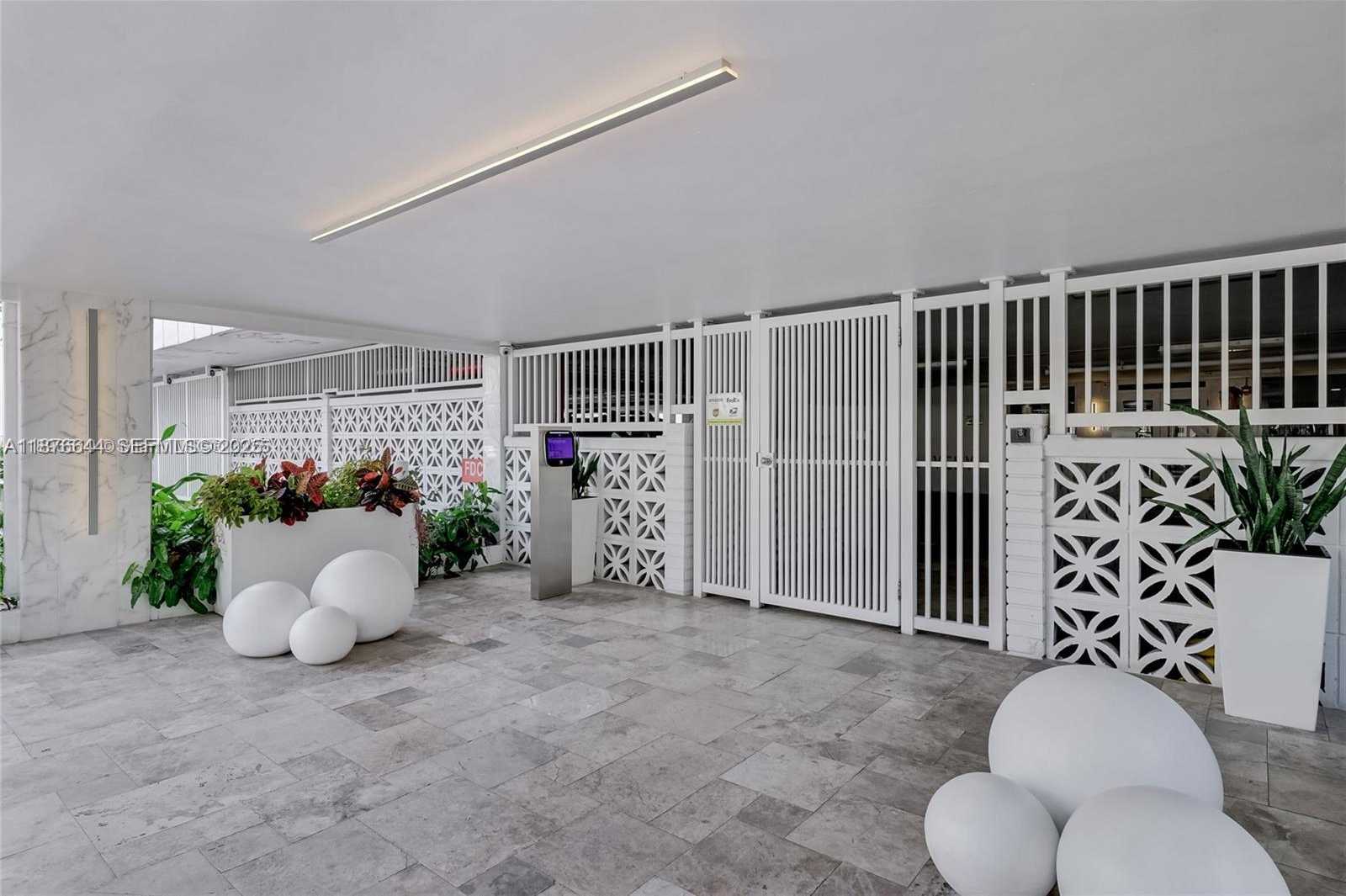 Small Image of 401 OCEAN DR #1007, Miami Beach Number 22