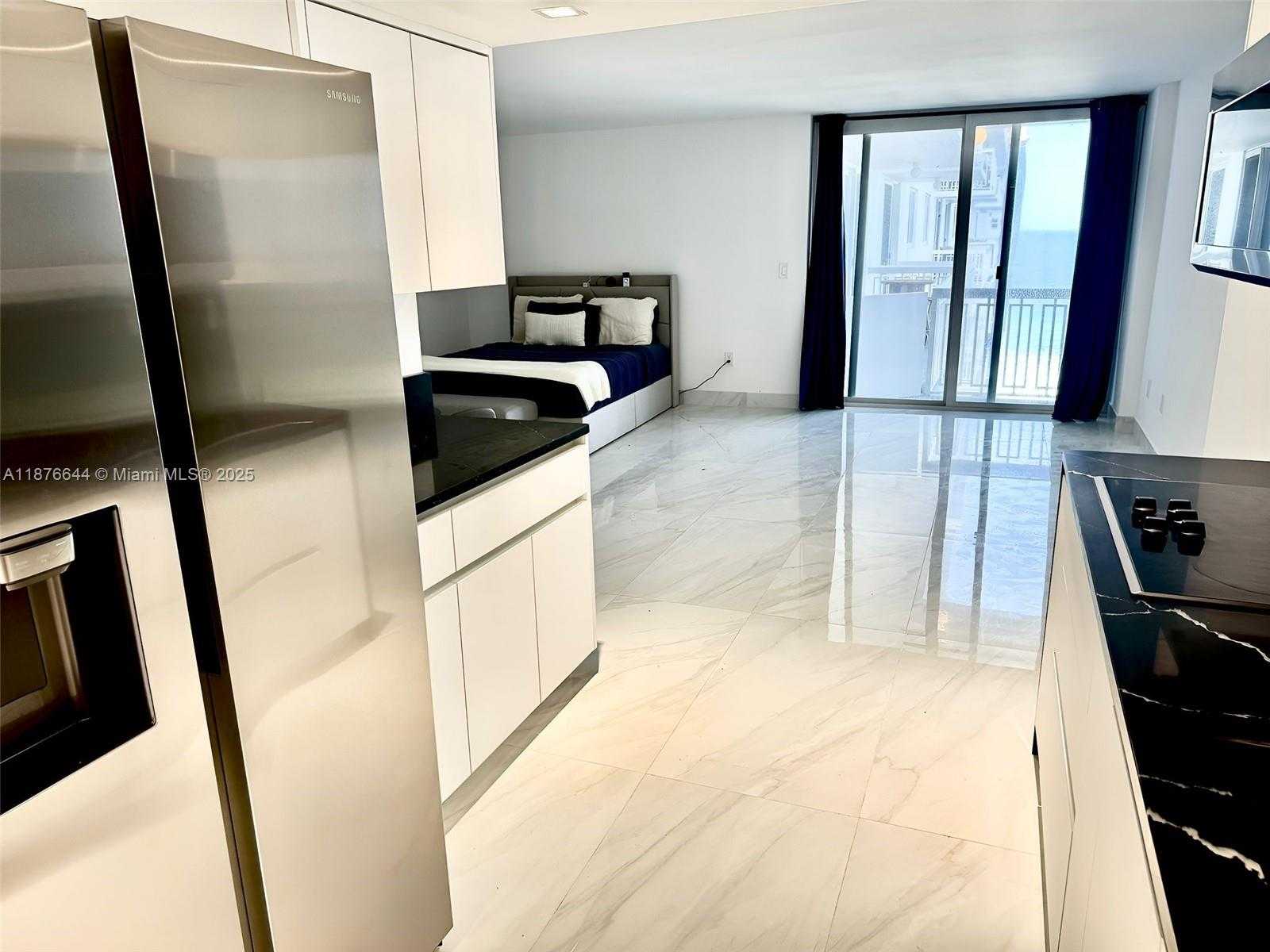 Small Image of 401 OCEAN DR #1007, Miami Beach Number 6
