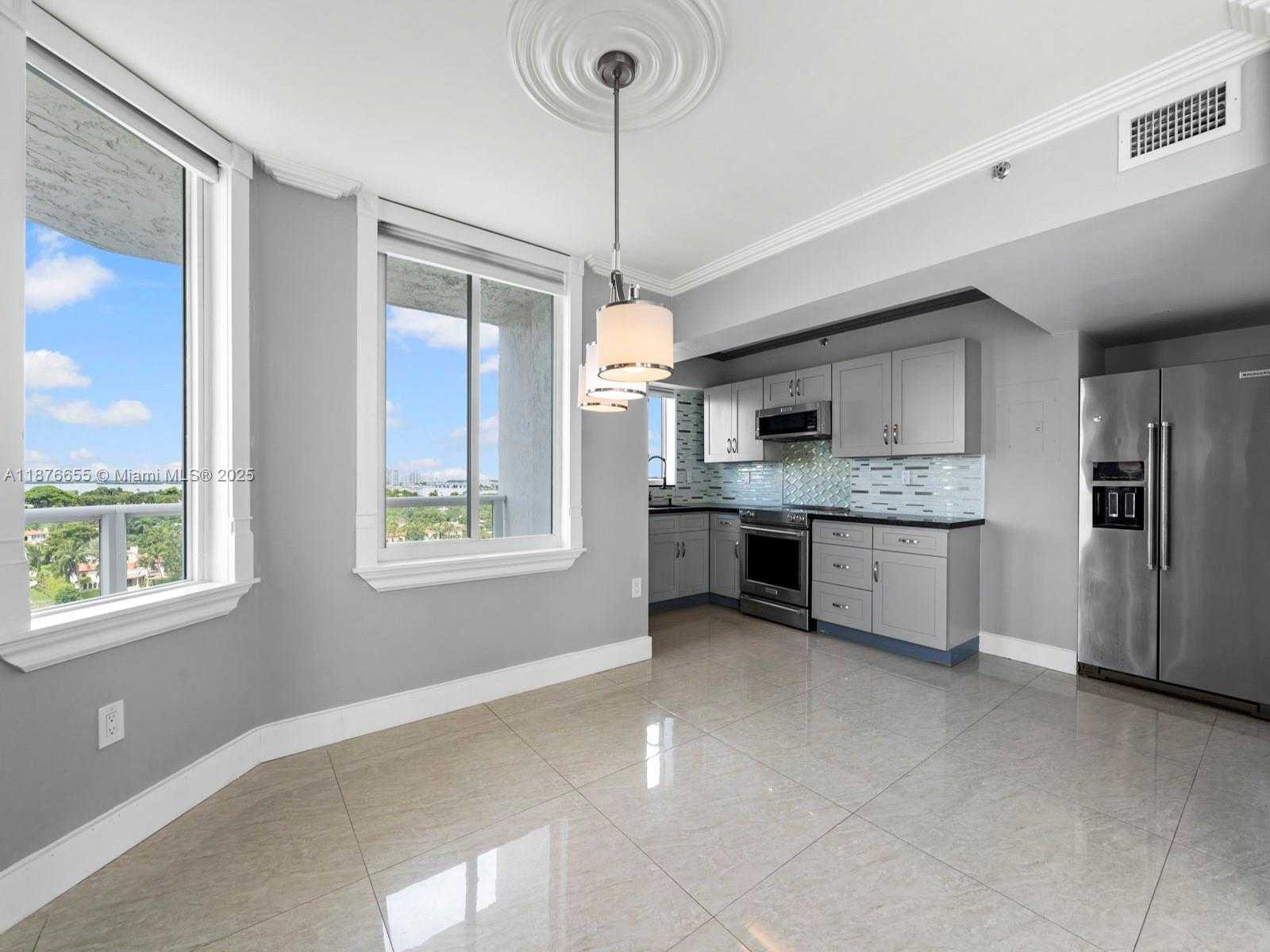 Small Image of 5900 COLLINS AVE #1201, Miami Beach Number 16