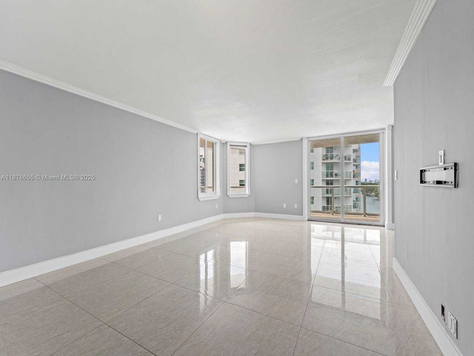 Small Image of 5900 COLLINS AVE #1201, Miami Beach Number 23