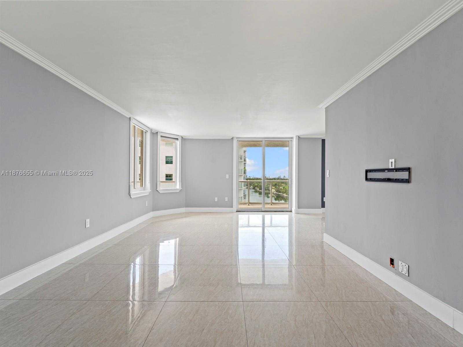 Small Image of 5900 COLLINS AVE #1201, Miami Beach Number 24