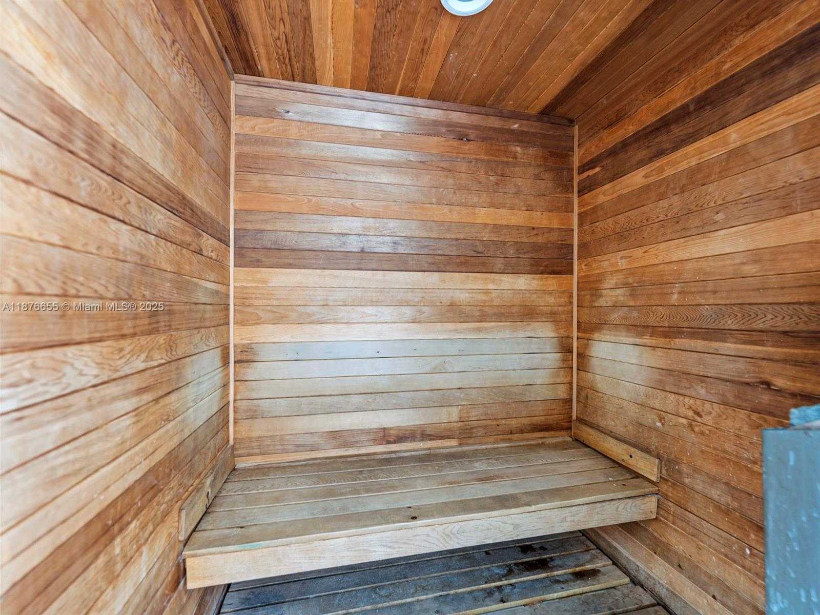 Small Image of 5900 COLLINS AVE #1201, Miami Beach Number 37