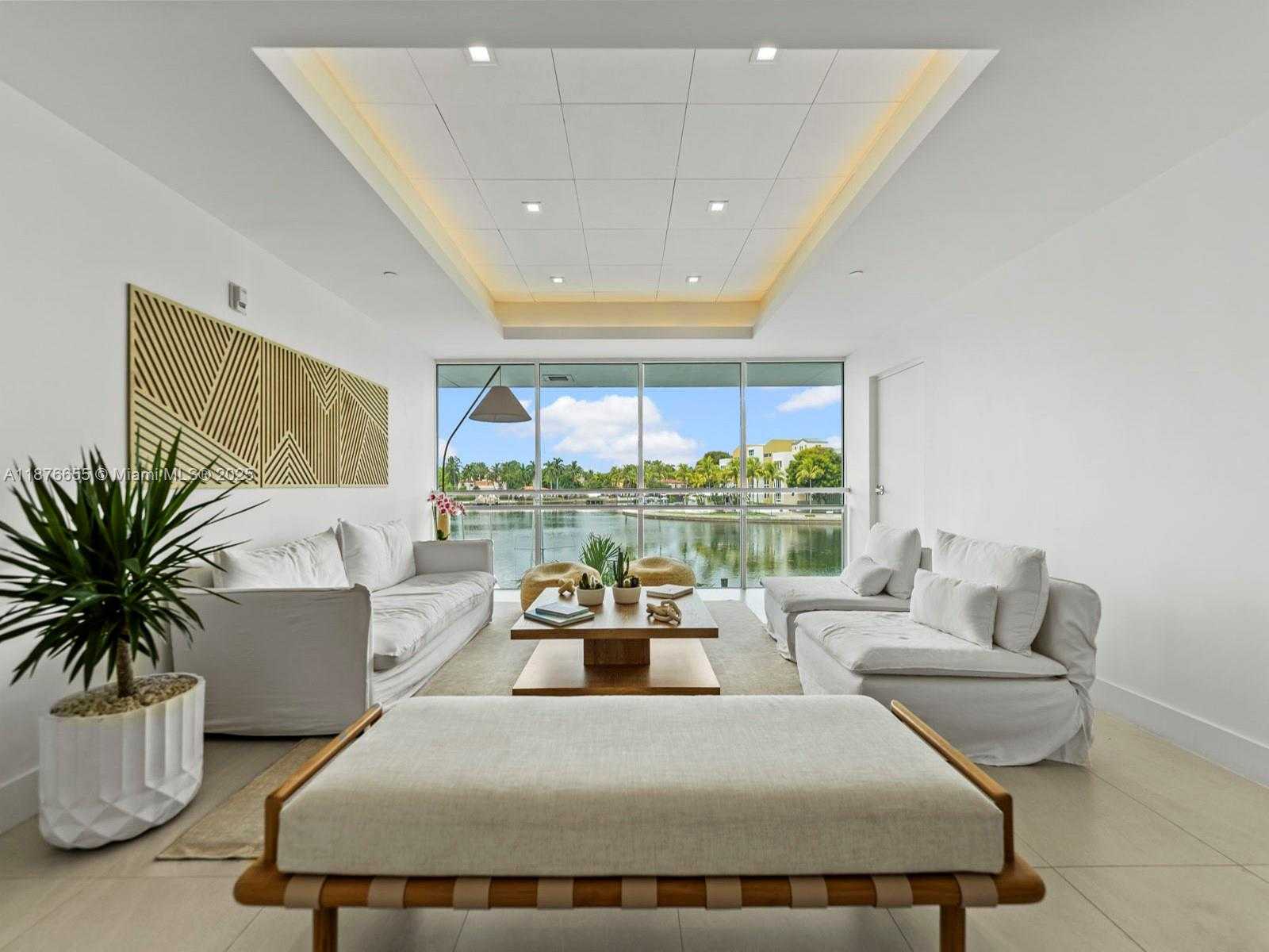 Small Image of 5900 COLLINS AVE #1201, Miami Beach Number 41