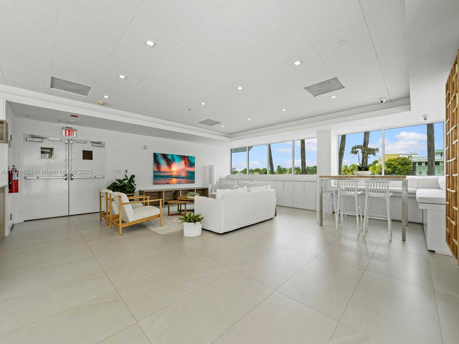 Small Image of 5900 COLLINS AVE #1201, Miami Beach Number 44