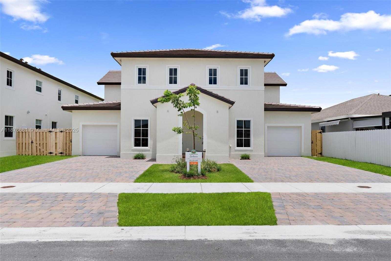 Small Image of 13347 SOUTH WEST 274 ST, Miami Number 2