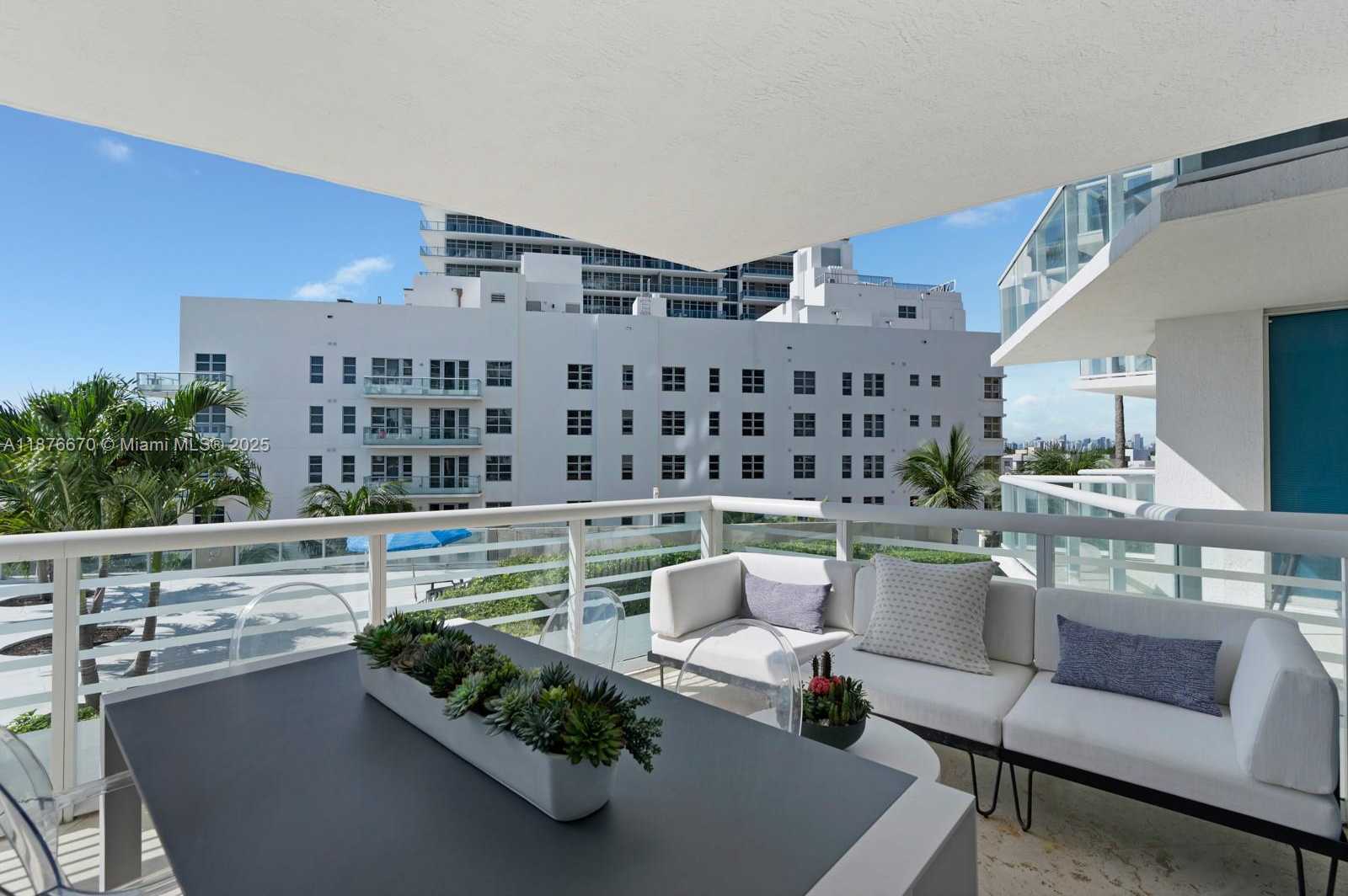 Small Image of 3801 COLLINS AVE #503, Miami Beach Number 15