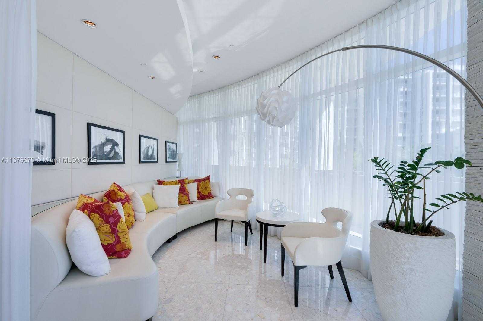 Small Image of 3801 COLLINS AVE #503, Miami Beach Number 23