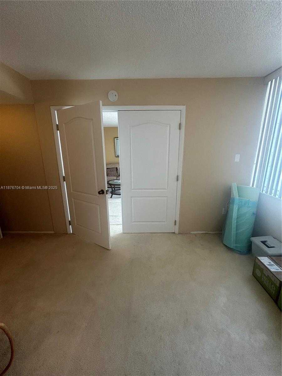 Small Image of 18081 BISCAYNE BLVD #1502-4, Aventura Number 22
